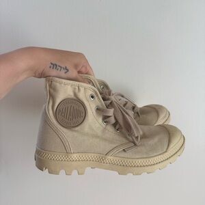 PALLADIUM shoes in sand!